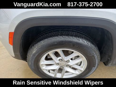 Used 2022 Jeep Grand Cherokee L Laredo w/ Luxury Tech Group I RWD image 22