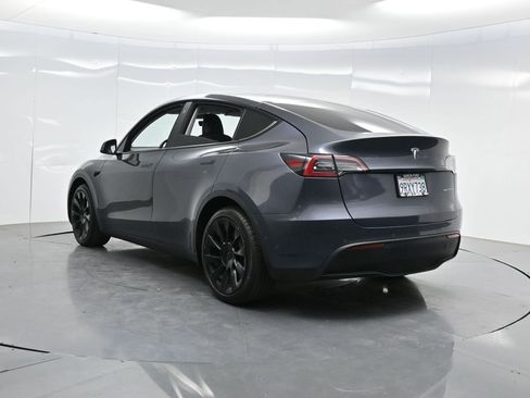 Used 2021 Tesla Model Y Long Range image 5