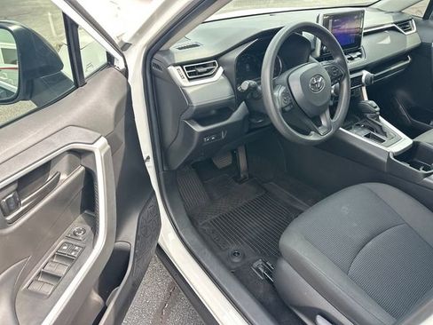 Used 2023 Toyota RAV4 LE FWD image 9