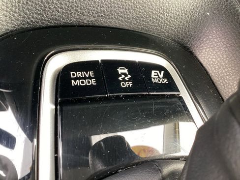 Used 2025 Toyota Corolla LE image 27