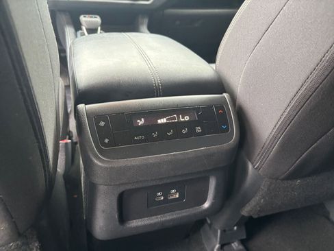 Used 2025 Nissan Pathfinder SV FWD image 24
