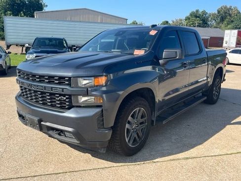 Used 2022 Chevrolet Silverado 1500 Custom w/ LPO, Blackout Package RWD image 2