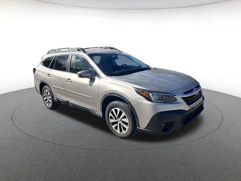 Used 2020 Subaru Outback Premium AWD/4WD image 2