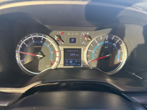 Used 2016 Toyota 4Runner SR5 image 12