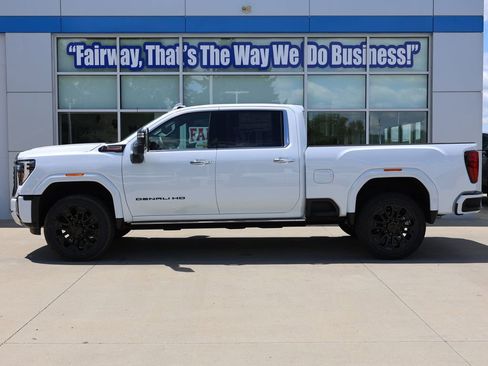 New 2026 GMC Sierra 2500 Denali w/ Denali Reserve Package AWD/4WD image 7