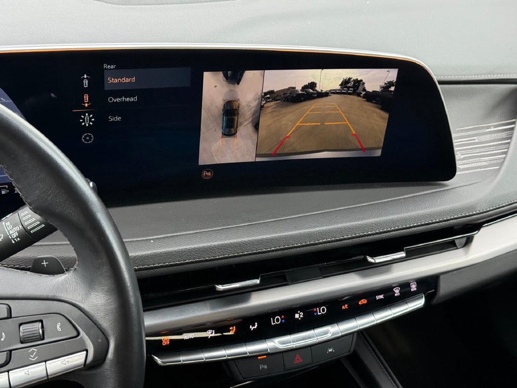 Used 2025 Cadillac XT4 Premium Luxury FWD image 15