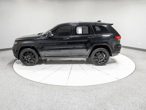 Used 2019 Jeep Grand Cherokee Altitude AWD/4WD image 35