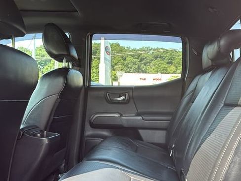 Certified 2023 Toyota Tacoma TRD Sport w/ TRD Premium Sport Package AWD/4WD image 18