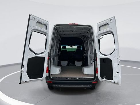Used 2024 Mercedes-Benz Sprinter 3500 image 11