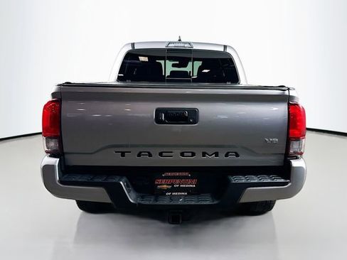 Used 2019 Toyota Tacoma TRD Sport image 7