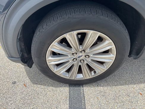 Used 2023 Ford Explorer Limited w/ Equipment Group 301A RWD image 13