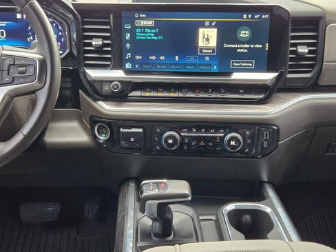 Used 2022 Chevrolet Silverado 1500 LTZ w/ Technology Package image 16