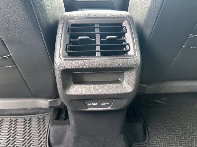 Certified 2025 Volkswagen Tiguan SE AWD/4WD image 32