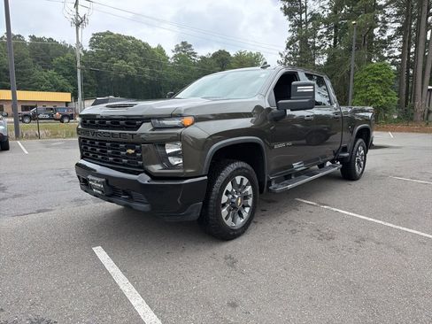 Used 2022 Chevrolet Silverado 2500 Custom w/ Custom Convenience Package AWD/4WD image 2
