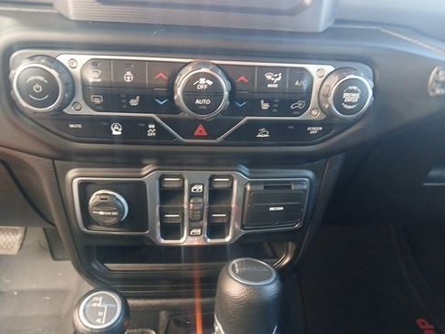 Used 2020 Jeep Gladiator Sport w/ Quick Order Package 24S image 36