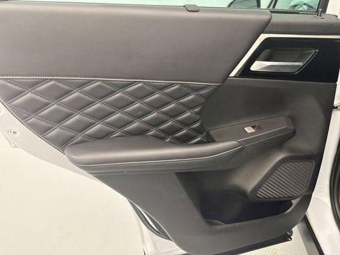 Used 2023 Mitsubishi Outlander SEL FWD image 17