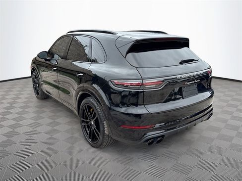 Used 2019 Porsche Cayenne Turbo w/ Premium Plus Package image 8