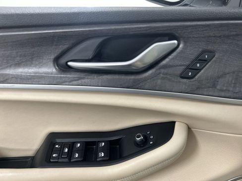 Used 2021 Jeep Grand Cherokee L Limited w/ Luxury Tech Group II AWD/4WD image 11