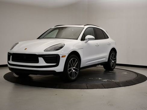 Certified 2026 Porsche Macan AWD/4WD image 1