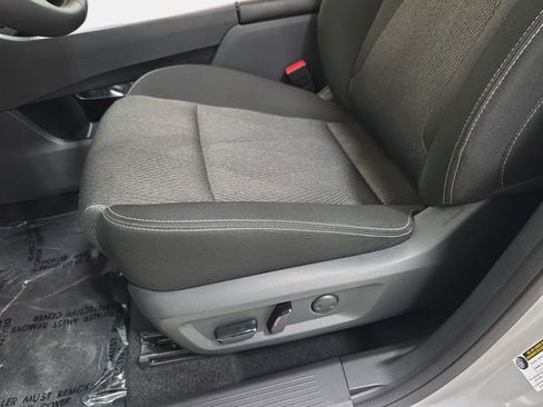 Used 2025 Nissan Rogue SV AWD/4WD image 29