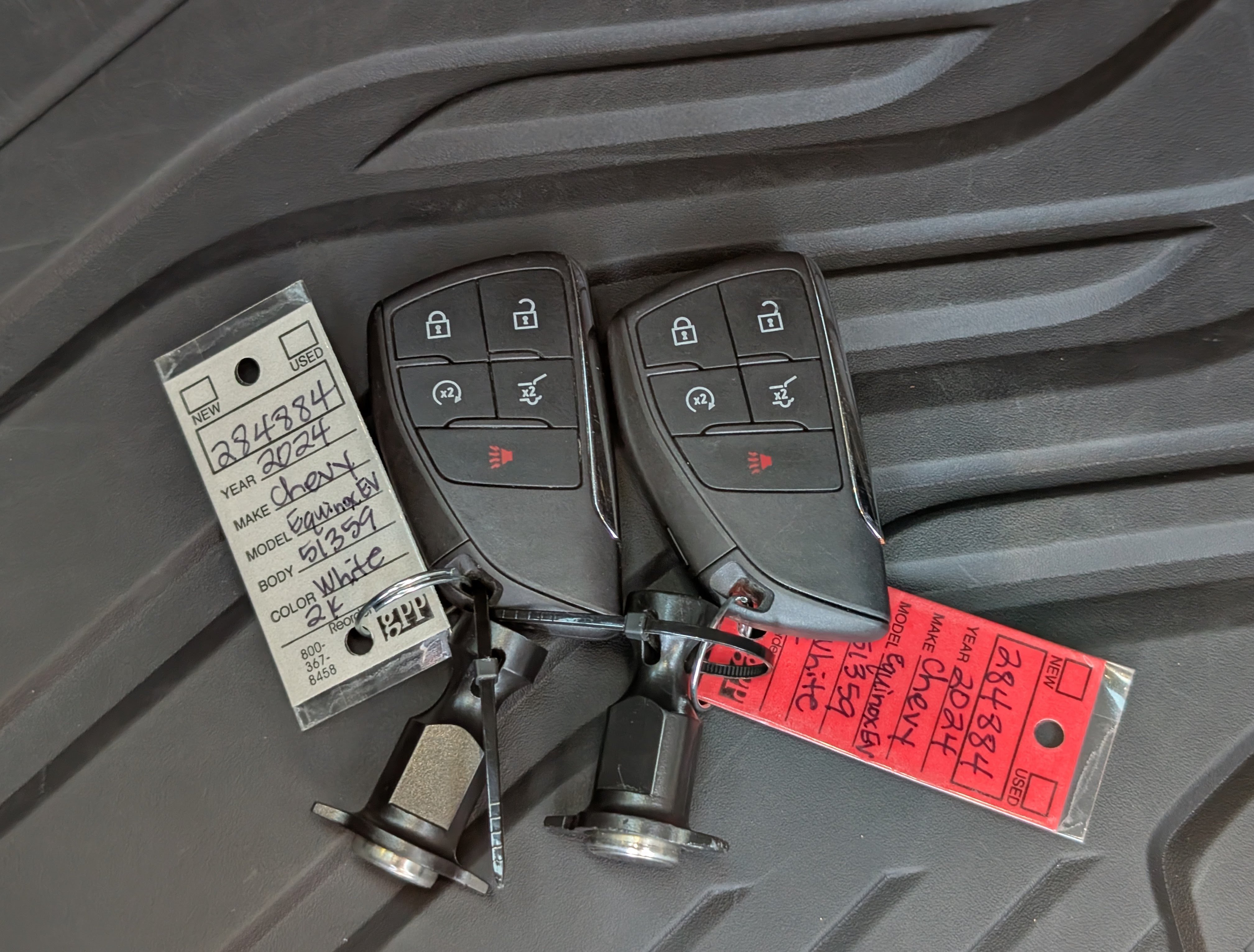 Used 2024 Chevrolet Equinox EV LT w/ LPO, Blackout Package FWD image 37