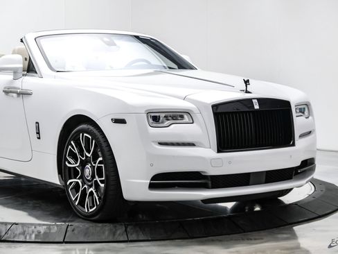 Used 2017 Rolls-Royce Dawn RWD image 34