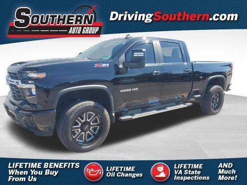 Used 2024 Chevrolet Silverado 2500 LT w/ Convenience Package AWD/4WD image 1