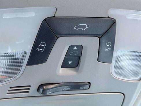 Used 2016 Toyota Sienna image 27