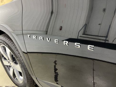 Used 2023 Chevrolet Traverse LT w/ LT Premium Package image 27
