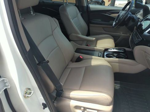 Used 2017 Honda Pilot Touring image 38