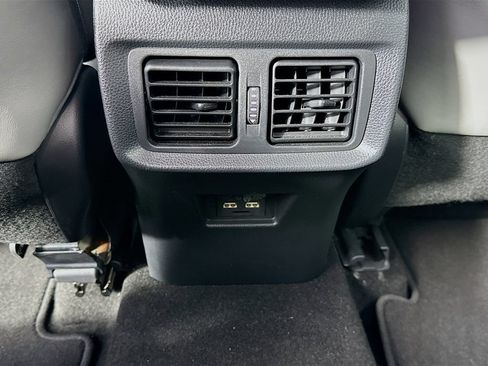 Used 2021 Toyota Venza XLE AWD/4WD image 23