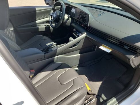 New 2026 Hyundai Elantra SEL Sport FWD image 20