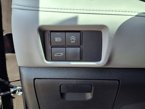 Used 2026 Toyota Highlander XLE AWD/4WD image 30
