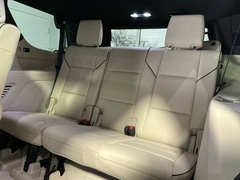 Used 2021 Cadillac Escalade Premium Luxury image 32