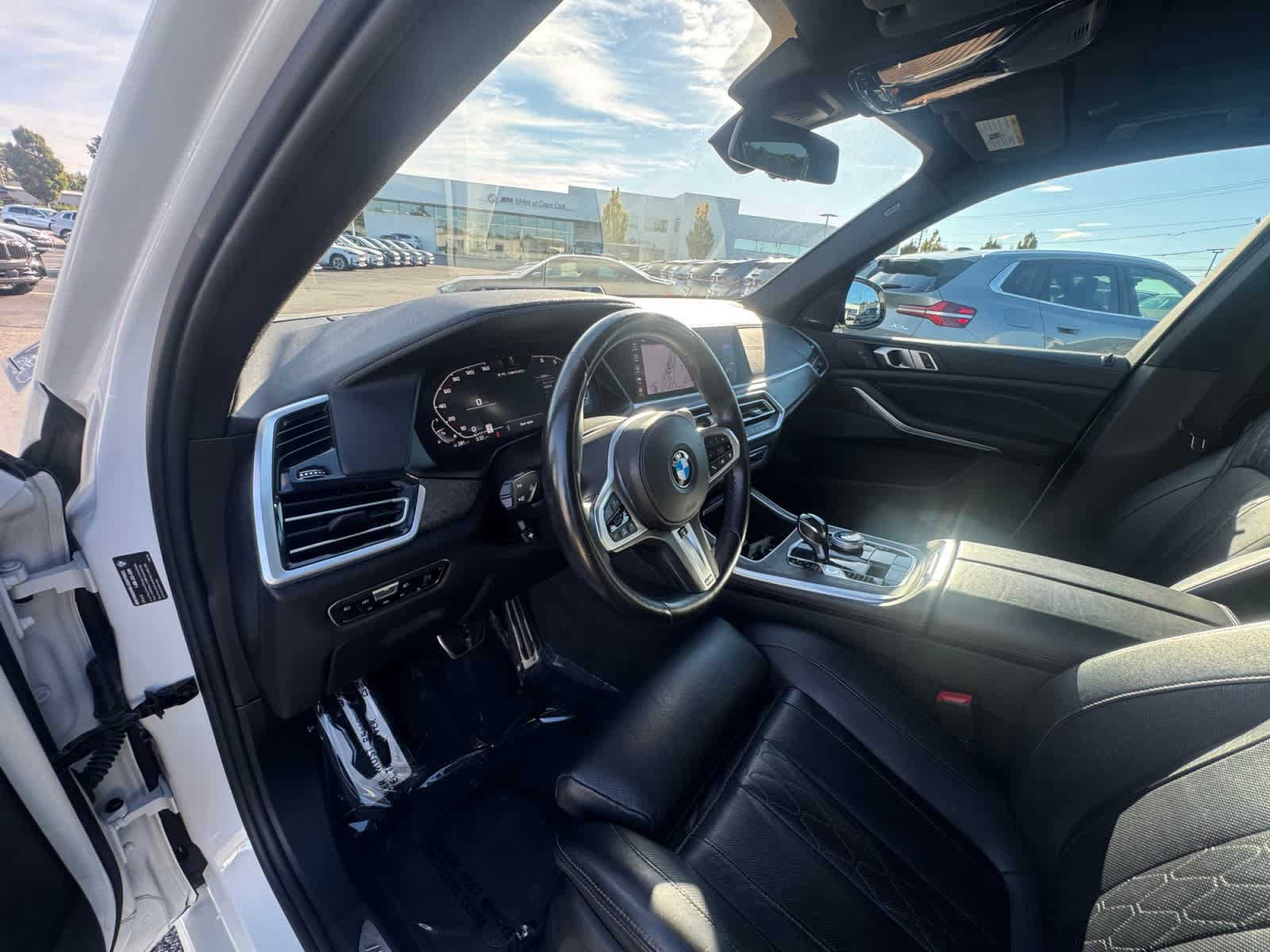 Used 2021 BMW X5 M50i AWD/4WD image 23