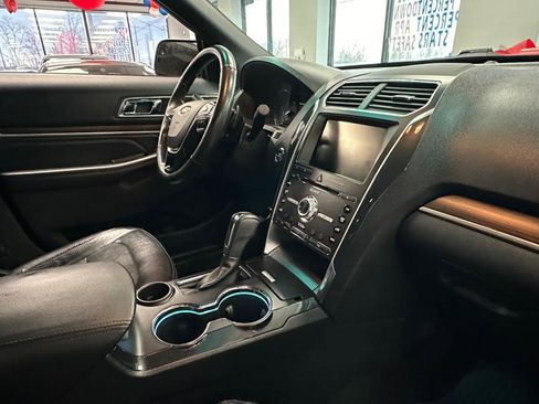 Used 2016 Ford Explorer Limited image 37