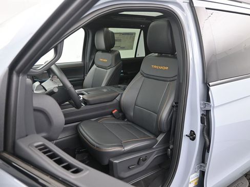 New 2026 Ford Expedition Tremor image 8