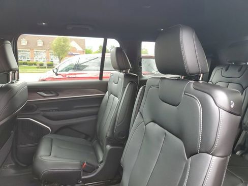 New 2026 Jeep Grand Cherokee L Limited AWD/4WD image 13