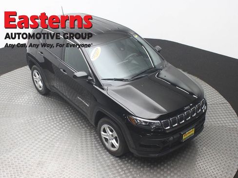 Used 2023 Jeep Compass Sport AWD/4WD image 3