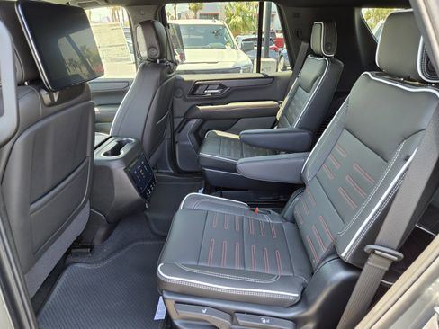 New 2025 GMC Yukon AT4 Ultimate w/ LPO, AT4 Appearance Package image 8
