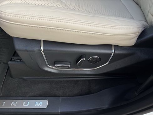 Used 2024 Ford Expedition Max Platinum image 11