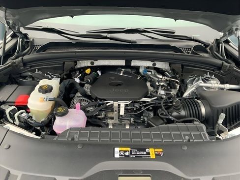 New 2026 Jeep Grand Cherokee Limited AWD/4WD image 21