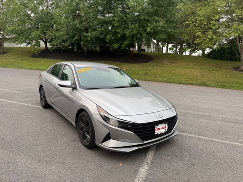 Used 2021 Hyundai Elantra SEL w/ Convenience Package FWD image 1