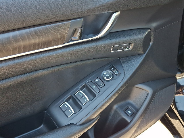 Used 2021 Honda Accord Touring image 13