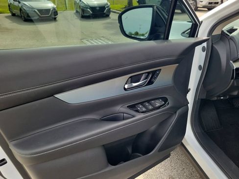 Used 2025 Nissan Murano SL AWD/4WD image 20