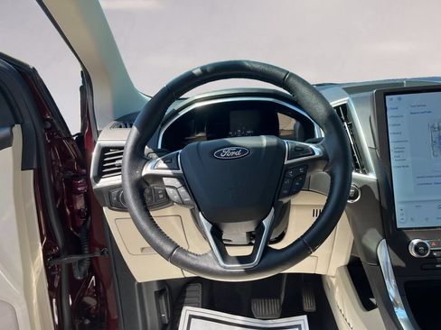 Used 2021 Ford Edge Titanium AWD/4WD image 12
