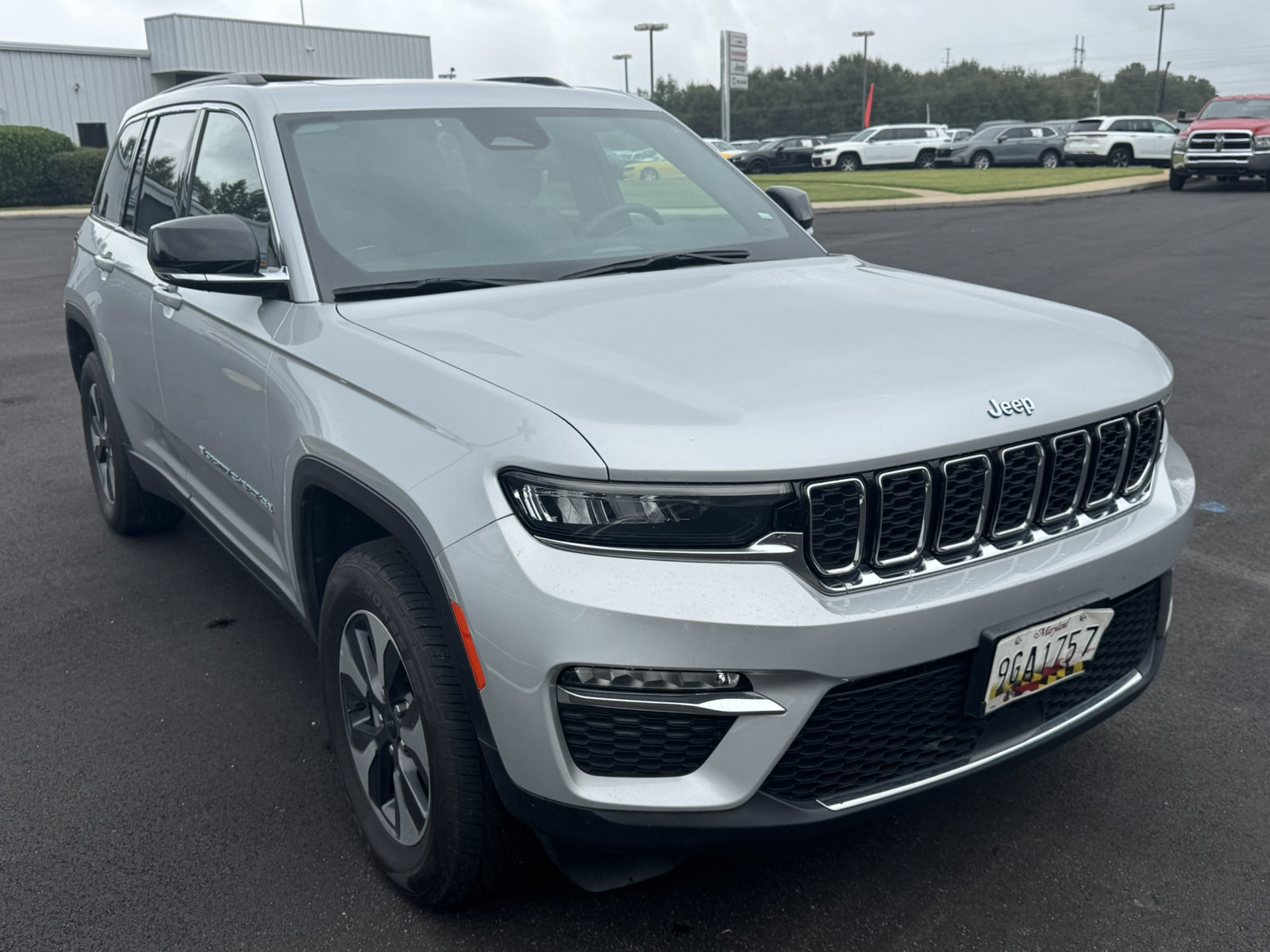 Used 2024 Jeep Grand Cherokee Limited 4xe AWD/4WD image 3