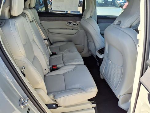 New 2026 Volvo XC90 B6 Ultra image 9