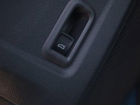New 2026 Volkswagen Tiguan SE AWD/4WD image 12