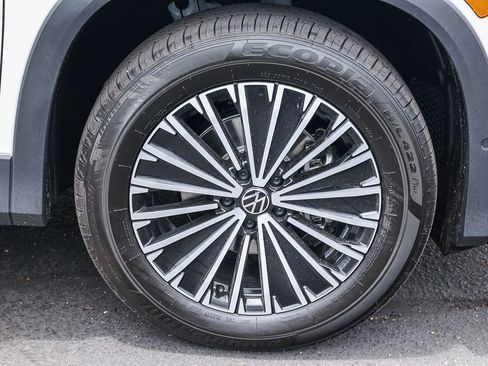 New 2025 Volkswagen Tiguan S image 17